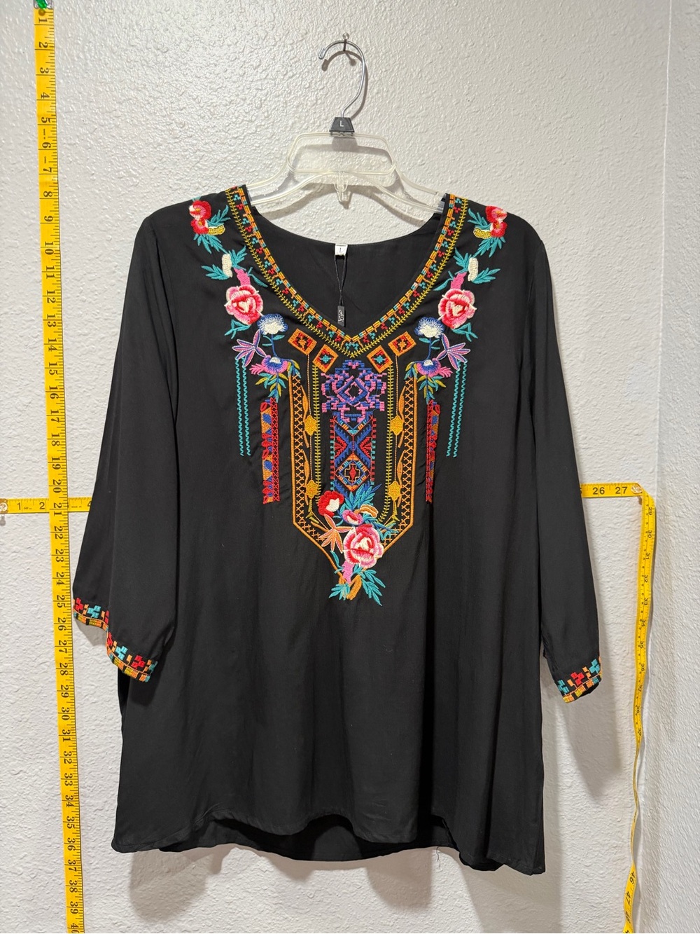 NWT AK Embroidered Floral Boho Tunic Top Large